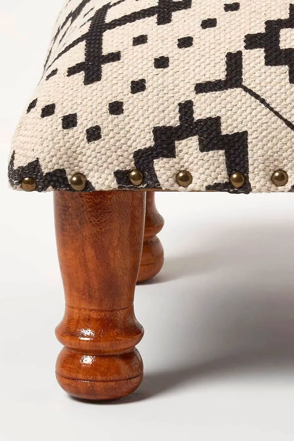 Homescapes Reva Black Geometric Fabric Footstool, W/D/H: 40 x 40 x 25 cm – 3