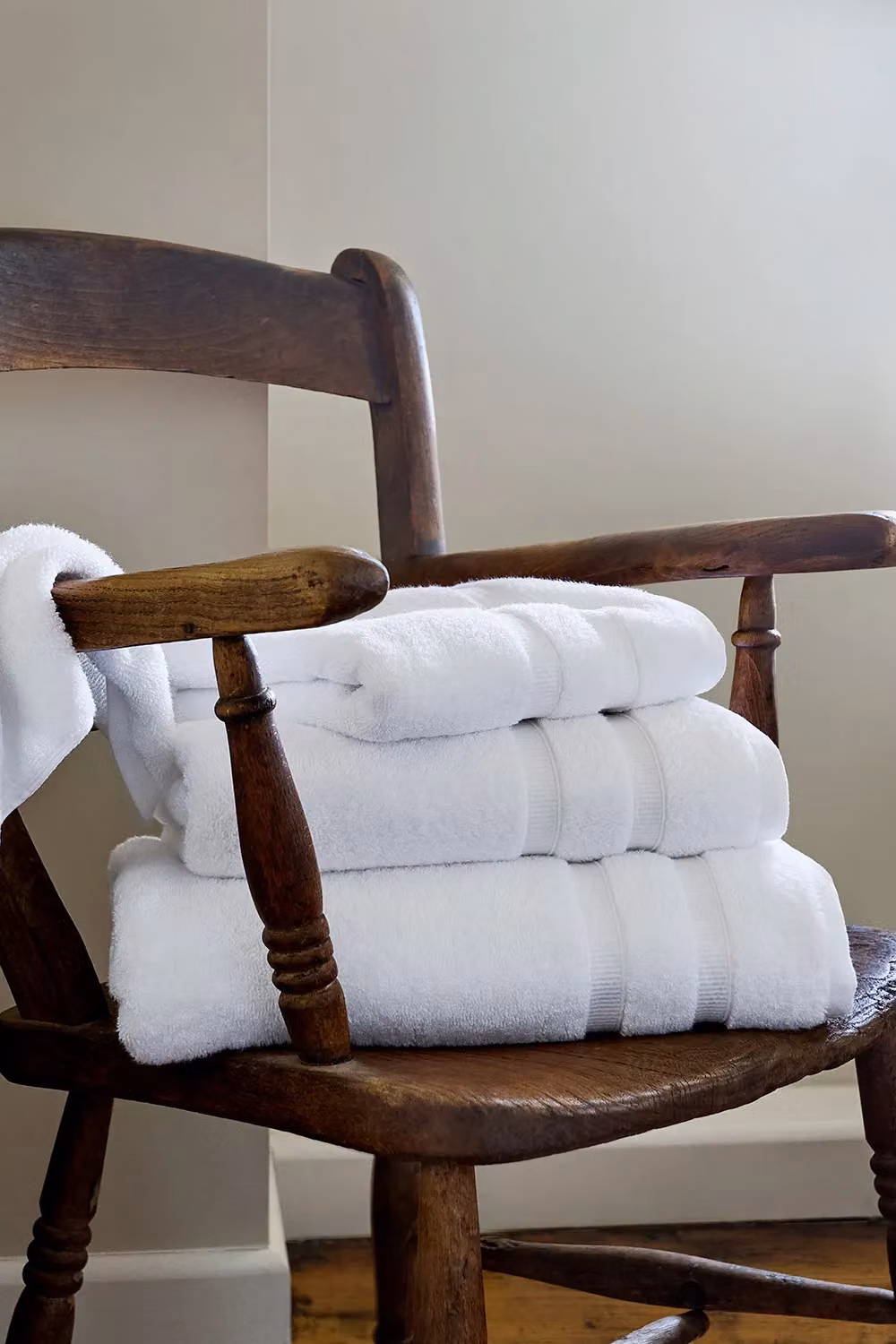 CHRISTY Signum 8 Piece Heavyweight 100% Combed Cotton Towel Bundle in White – 2