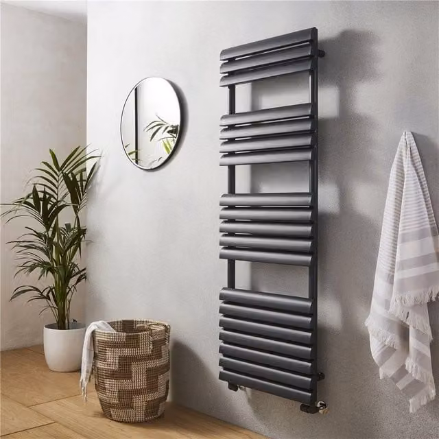 Clifton Vertical Bathroom Towel Radiator in Silver, H x W: 150 x 50 cm – 1