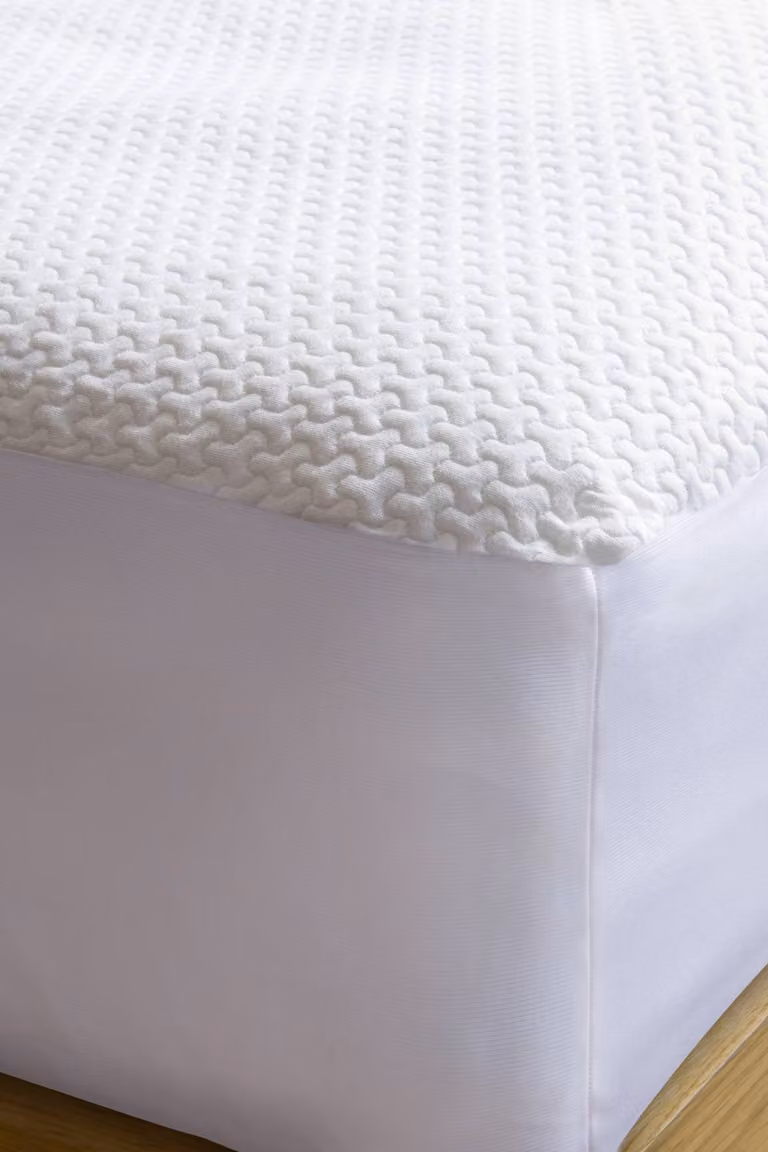 Soak&Sleep Waterproof Bamboo Mattress Protector in White, W/D/H: 90 x 190 cm