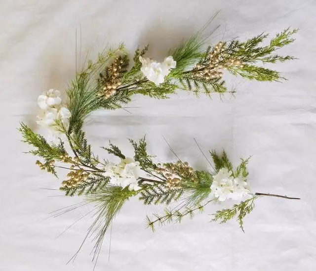 Shatchi Christmas Garland with Green Leaves, Golden Berries and White Hydrangea Flowers