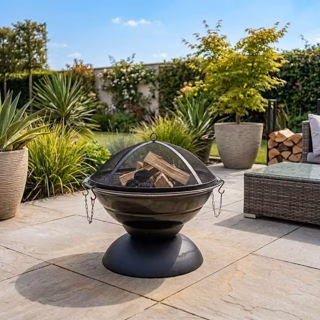 Garden Greatness Lustre Modern Enamelled Steel Firepit in Black W/D/H: 59 x 59 x 52 cm