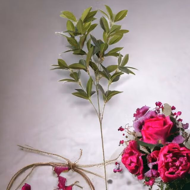 Kingsbury Gifts Artificial Organic Shikiba Foliage Spray in Green