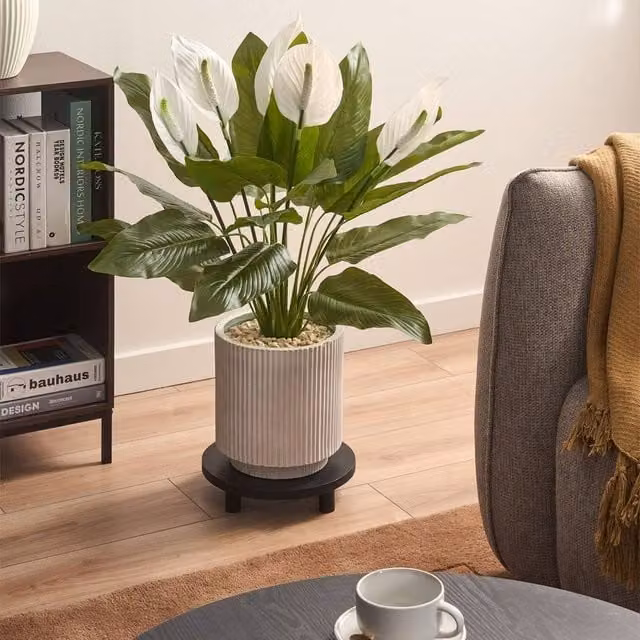 Wyld and Coco Faux Peace Lily Potted Tabletop Plant in Green and White – 1