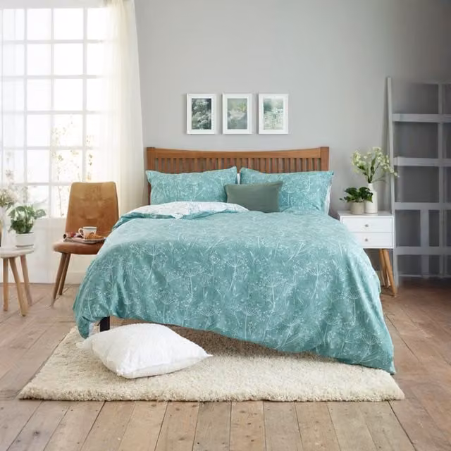 Deyongs Floral Design 200TC Polycotton Duvet Set in Green and Blue, W/D/H: 140 x 200 cm