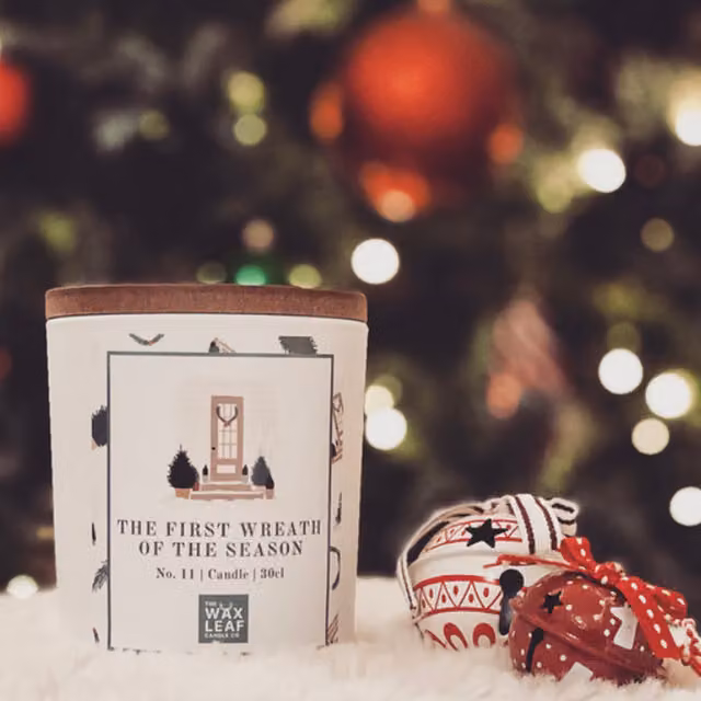 The Wax Leaf Candle Co The First Wreath Of The Season Woodwick Christmas Candle in White