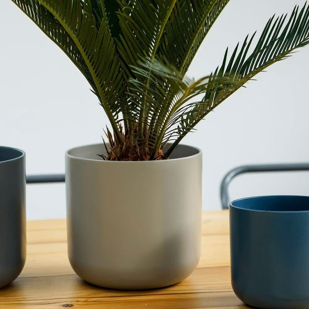 Ivyline Lisbon Plant Pot in Light Grey, H 26 cm x D 26 cm – 2