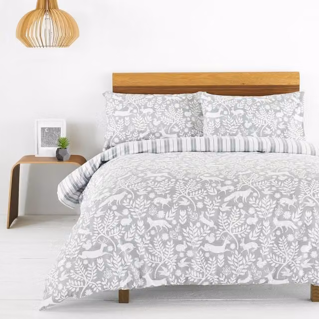 Paoletti Scandi Forest Cotton Flannelette Duvet Cover and Pillowcase Set in Grey, Red and Beige, 140 x 200 cm