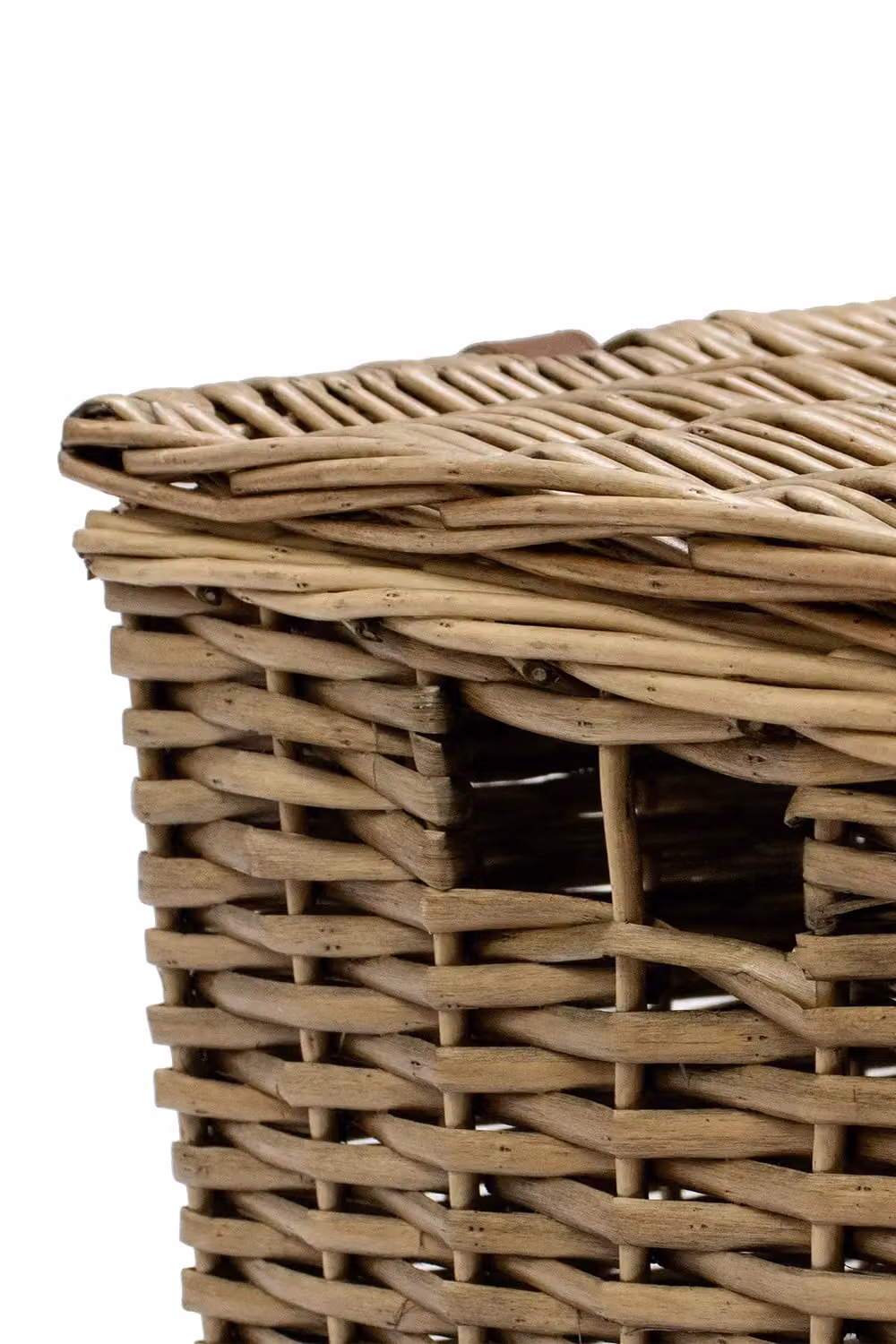 JVL Handmade Small Buff Wicker Hamper with Faux Leather Straps in Beige and Brown, W/D/H: 40.5 x 29.0 x 19.0 cm – 6