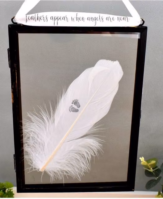 Amaya Rose Ltd In Memory of Baby Single Floating Picture Frame with Real Feathers in Black – 1