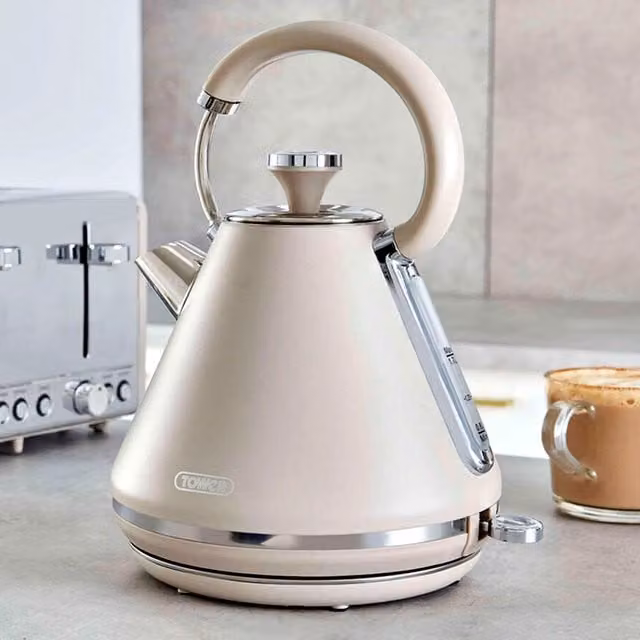 Tower Cavaletto 1.7 l 3 kW Stainless Steel Kettle in Beige, Blue or Gold