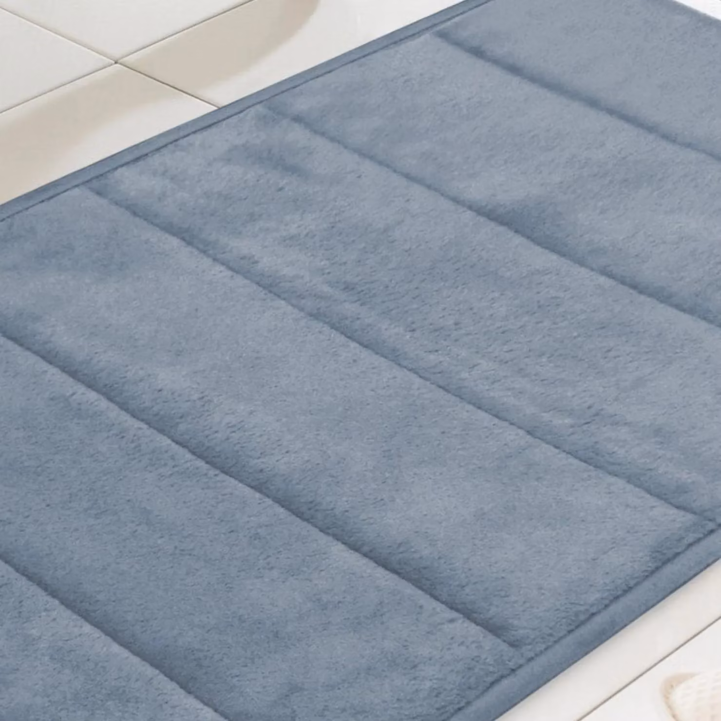 HomeSpace Direct Striped Memory Foam Bath Mat in Blue, W/D/H: 43 x 61 x 2.54 cm – 2