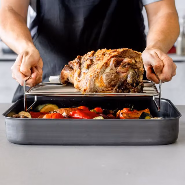 MasterClass Uncoated Silver Rectangular Roasting Rack, W: 32.0 cm, D: 23.5 cm, H: 8.0 cm