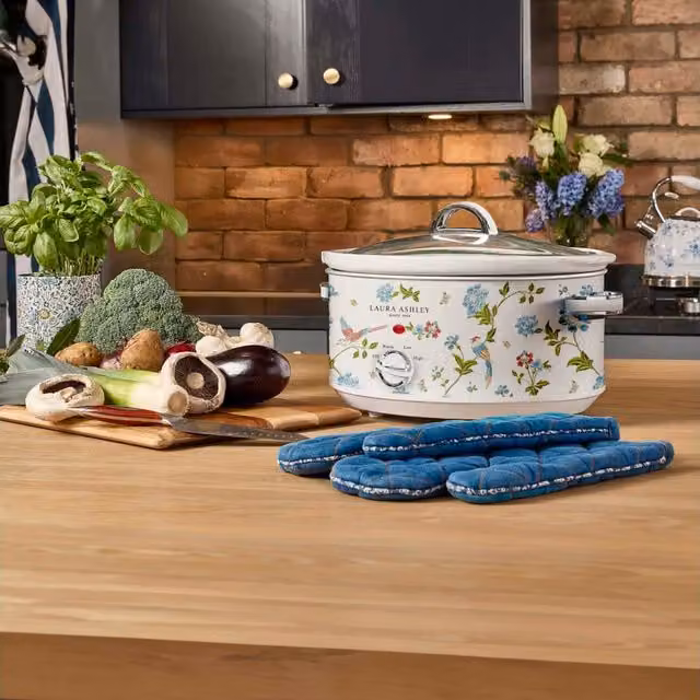 Laura Ashley 3.5L Slow Cooker in White and Blue with Ceramic Pot