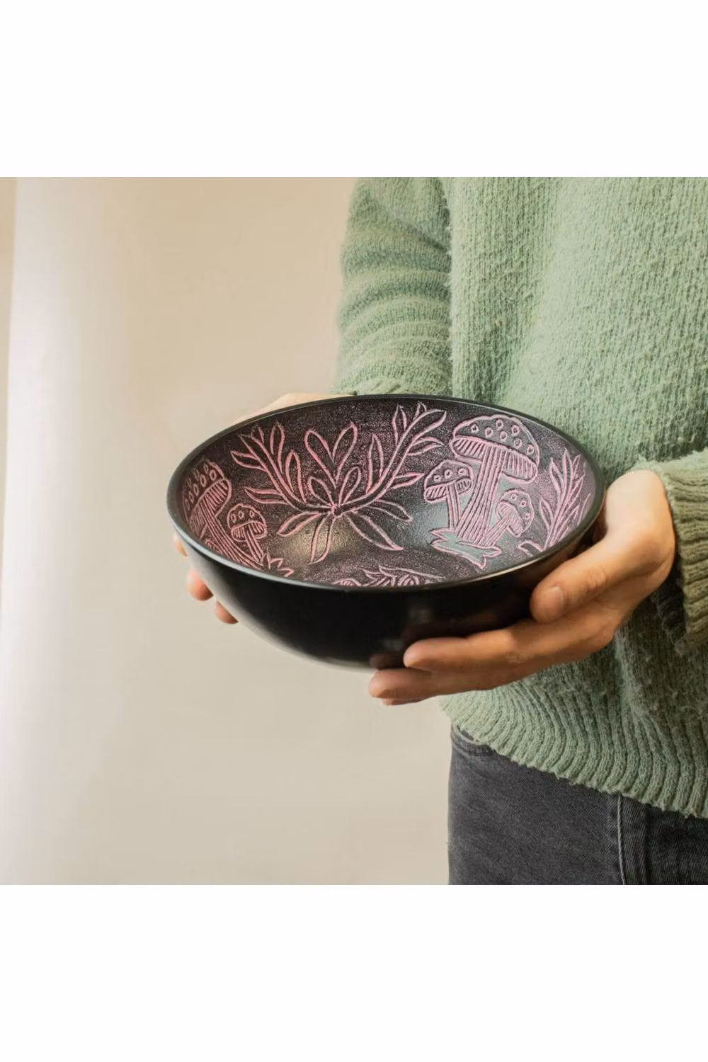 KDMD Pink Magic Mushroom Aluminum Singing Bowl in Black, Diameter: 20 cm – 3