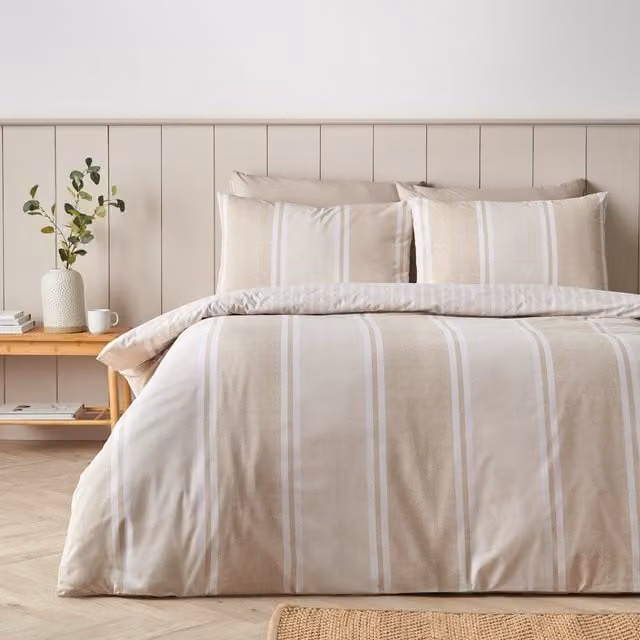 Catherine Lansfield Banded Stripe Reversible Double Duvet Cover Set with Pillowcases in Natural Beige, W/D/H: 200 x 200 cm and 50 x 75 cm