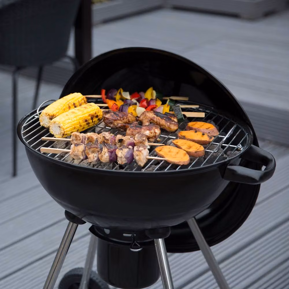 George Foreman Portable Charcoal Kettle BBQ in Black and Silver with Integrated Thermometer and Wheels, W/D/H: 60 x 51 x 90 cm – 7