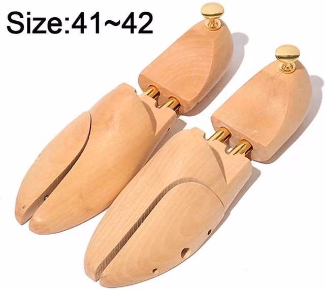 FLAVORA Wood Stretcher Shoe Trees in Brown, W/D/H: 15 x 15 x 15 cm – 1