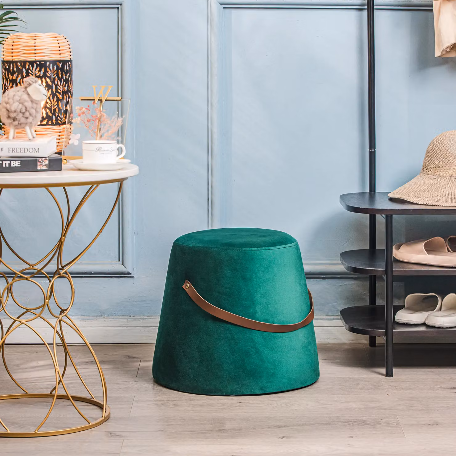 Nordlys Salon Pouf with Handle in Green Velvet and Faux Leather – 2