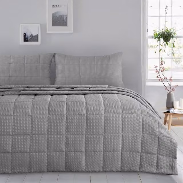 Velosso Classic Waffle Weave Quilted Throw Set with Pillowshams in Silver Grey