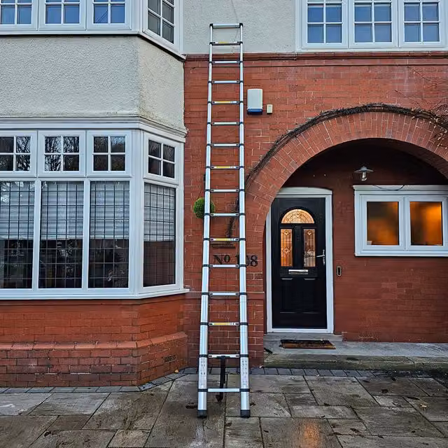 Samuel Alexander 4.7m Telescopic Multi-Purpose Aluminium Folding Ladder in Silver
