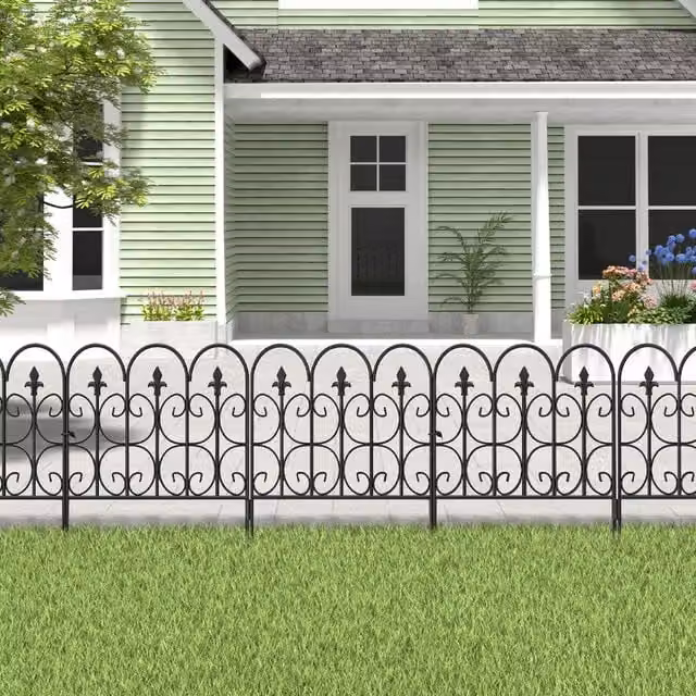 Livingandhome 5 Panel Metal Geometric Garden Edging Fence in Black