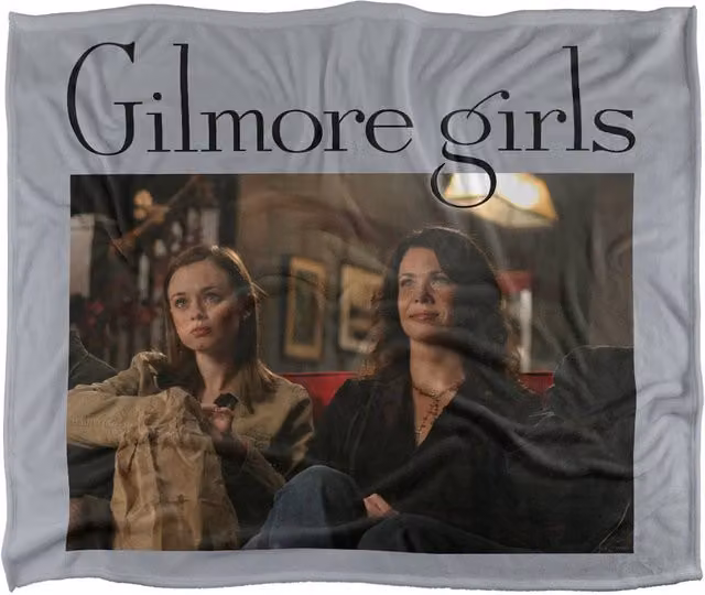 Warner Bros. Gilmore Girls Movie Night Super Soft Fleece Throw Blanket, Multicolour, W: 91.44 cm x L: 147 cm – 5