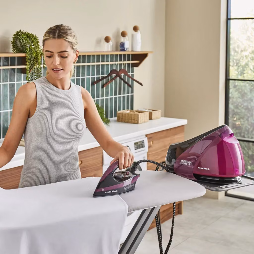 Morphy Richards Speed SteamPro Steam Generator, Black – 2