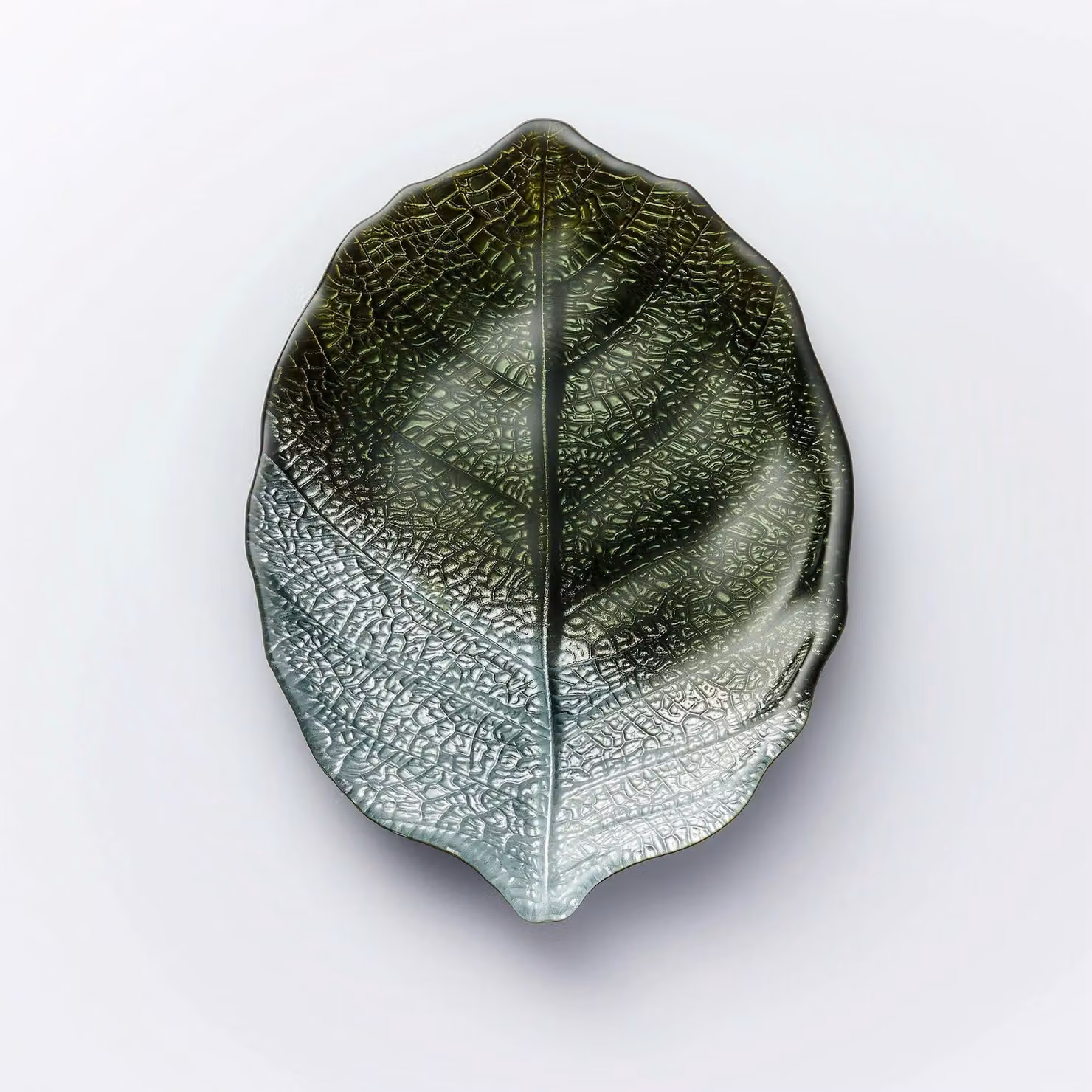 Sienna Glass Leaf Design Glass Plate in Green and Silver, W/D/H: 28.0 x 18.5 x 2.5 cm – 2
