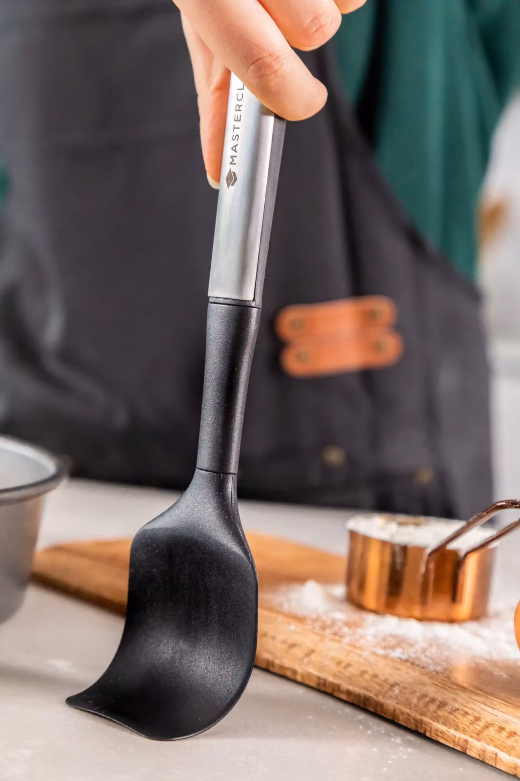 MasterClass Soft Grip Stainless Steel and Silicone Spoon Spatula in Black – 2