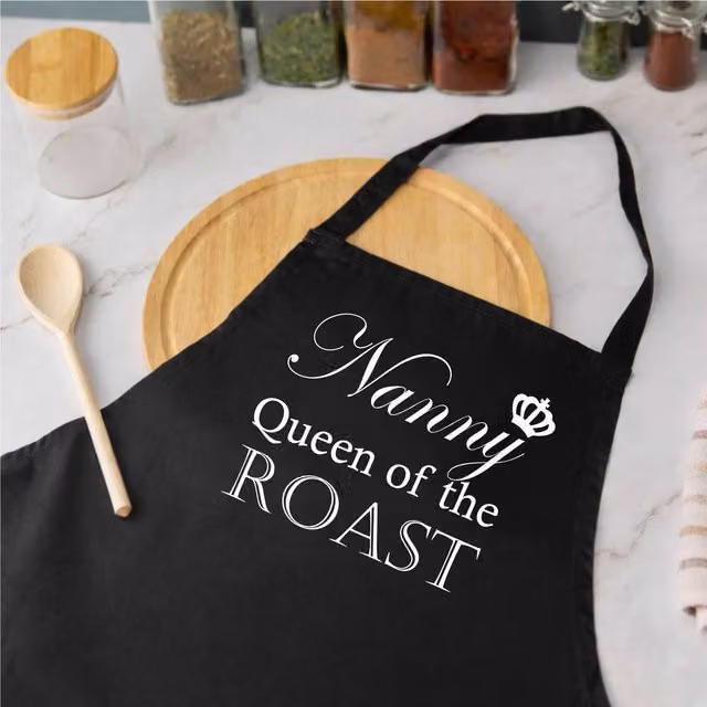 60 Second Makeover Nanny Queen Of The Roast Black Cotton Apron – 1