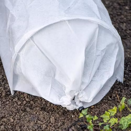 Garden Gear Fleece Greenhouse Grow Tunnel 3m Plant Protection Cover with Galvanised Steel Hoops and Drawstring Ends in White – 6