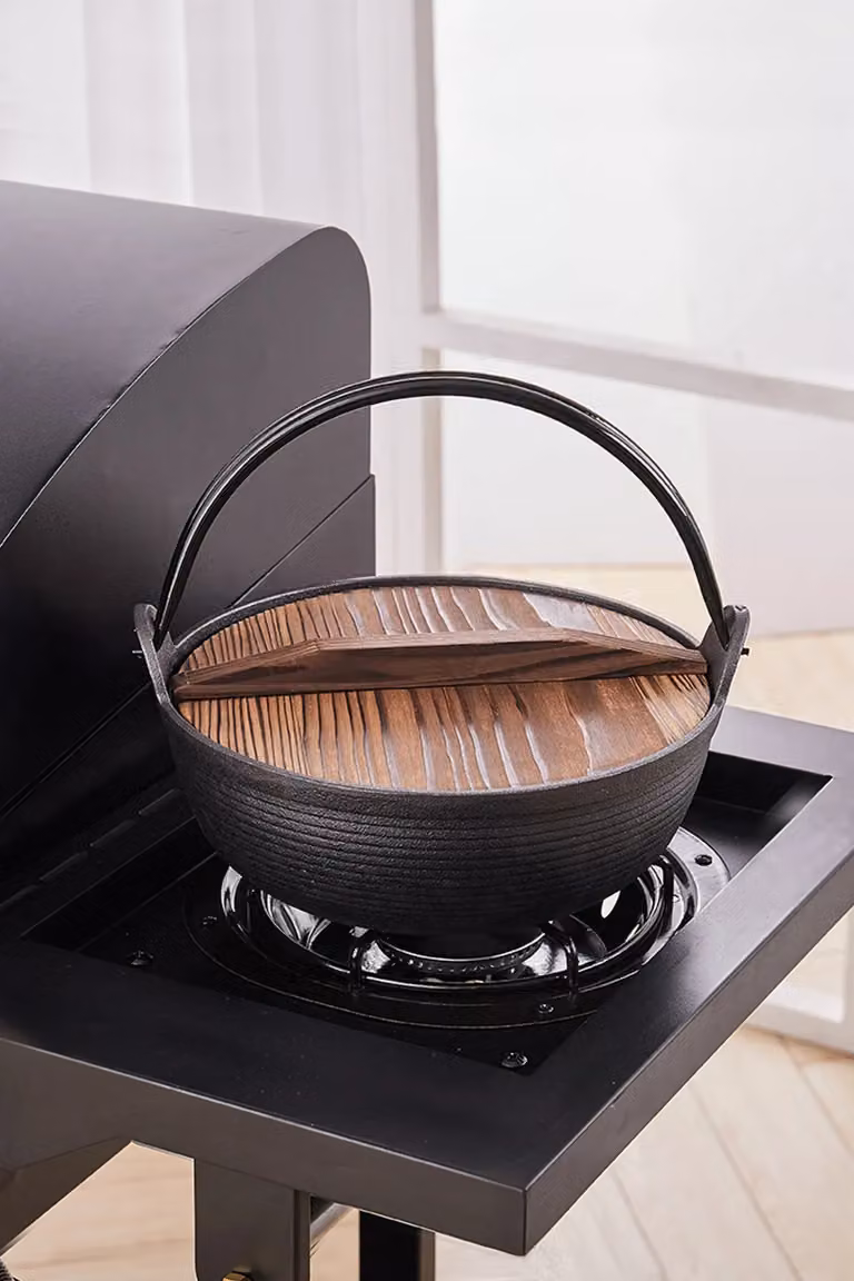 Living and Home 4L Cast Iron Dutch Oven with Wooden Lid, Black, Diameter: 29 cm, Height: 10.5 cm