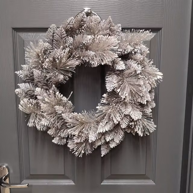 Premier Christmas Snow Fir Wreath in Grey and White, Diameter: 50 cm