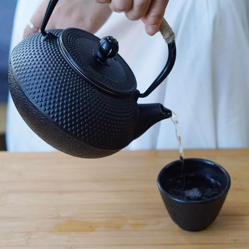 Havendro Cast Iron Teapot Set with Infuser and Trivet, Black, 800ml – 4