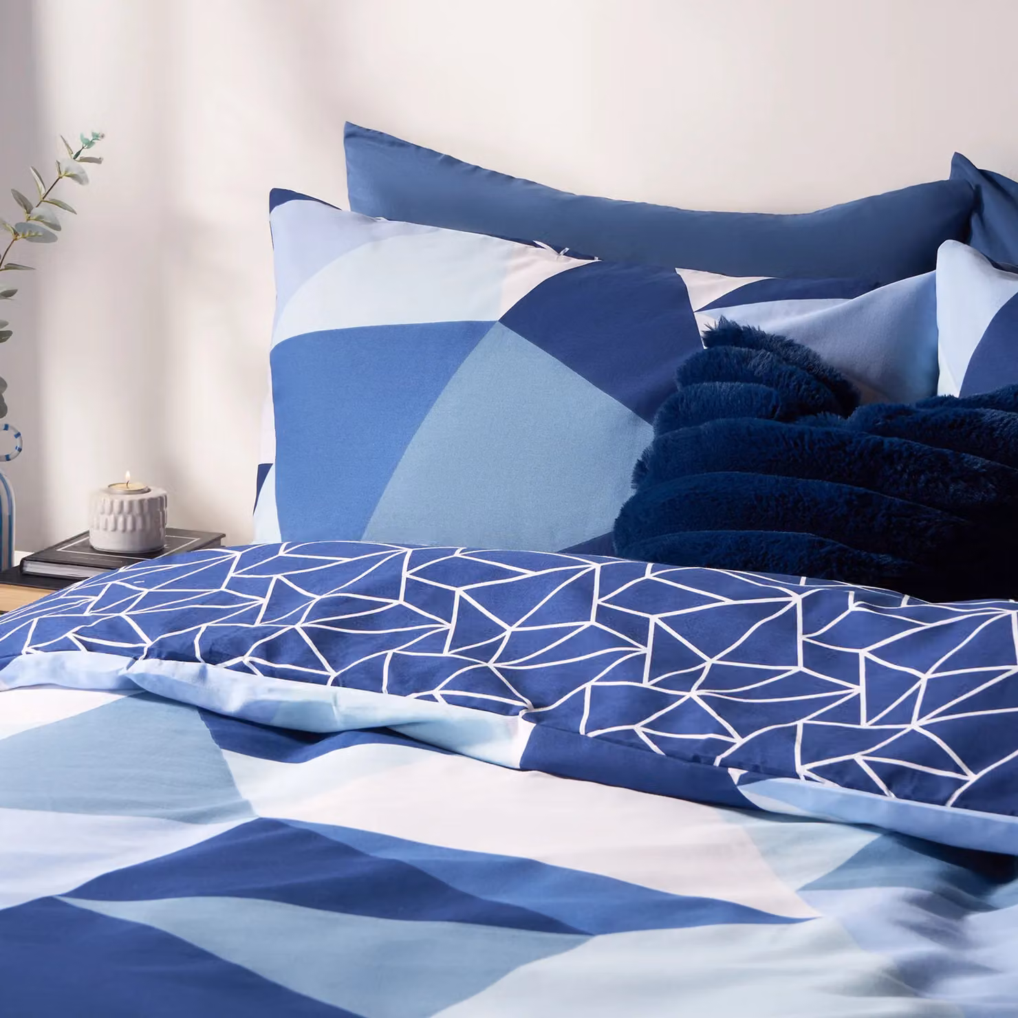 OHS Navy Blue Geometric Shapes Reversible Duvet Cover and Pillowcase Set, Double, W: 200 x L: 220 cm, Pillowcase W: 140 x L: 200 cm – 3