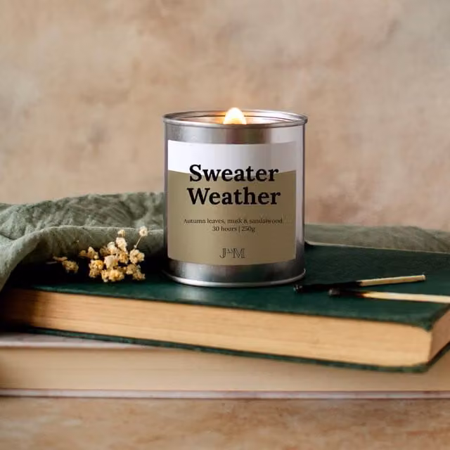 JAAM Sweater Weather Wood Wick Candle in Silver – 1