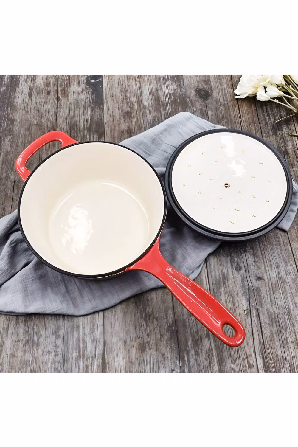 Living and Home Enamelled Cast Iron Saucepan with Lid in Red – 2