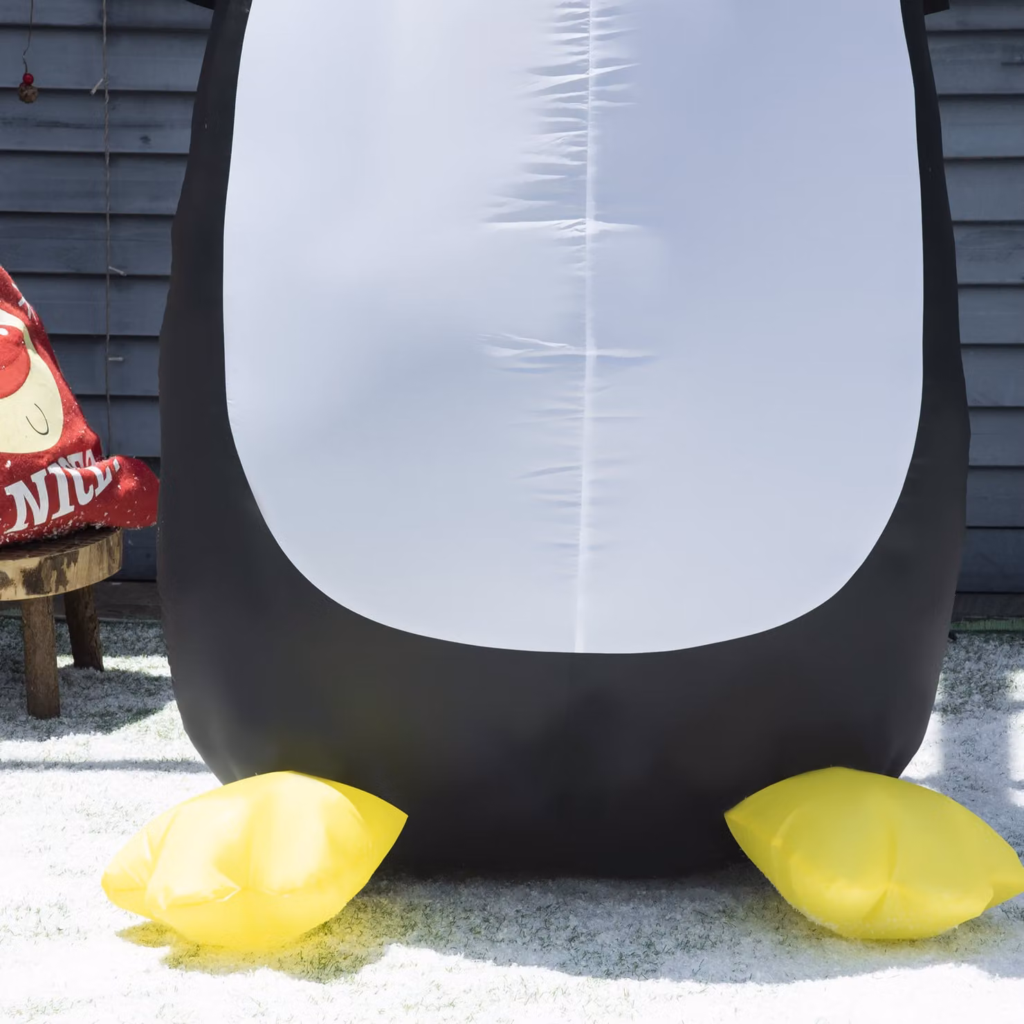 HOMCOM 243cm Inflatable Penguin Christmas Decoration with Merry Christmas Banner and LED Lights for Indoor and Outdoor Use – 7