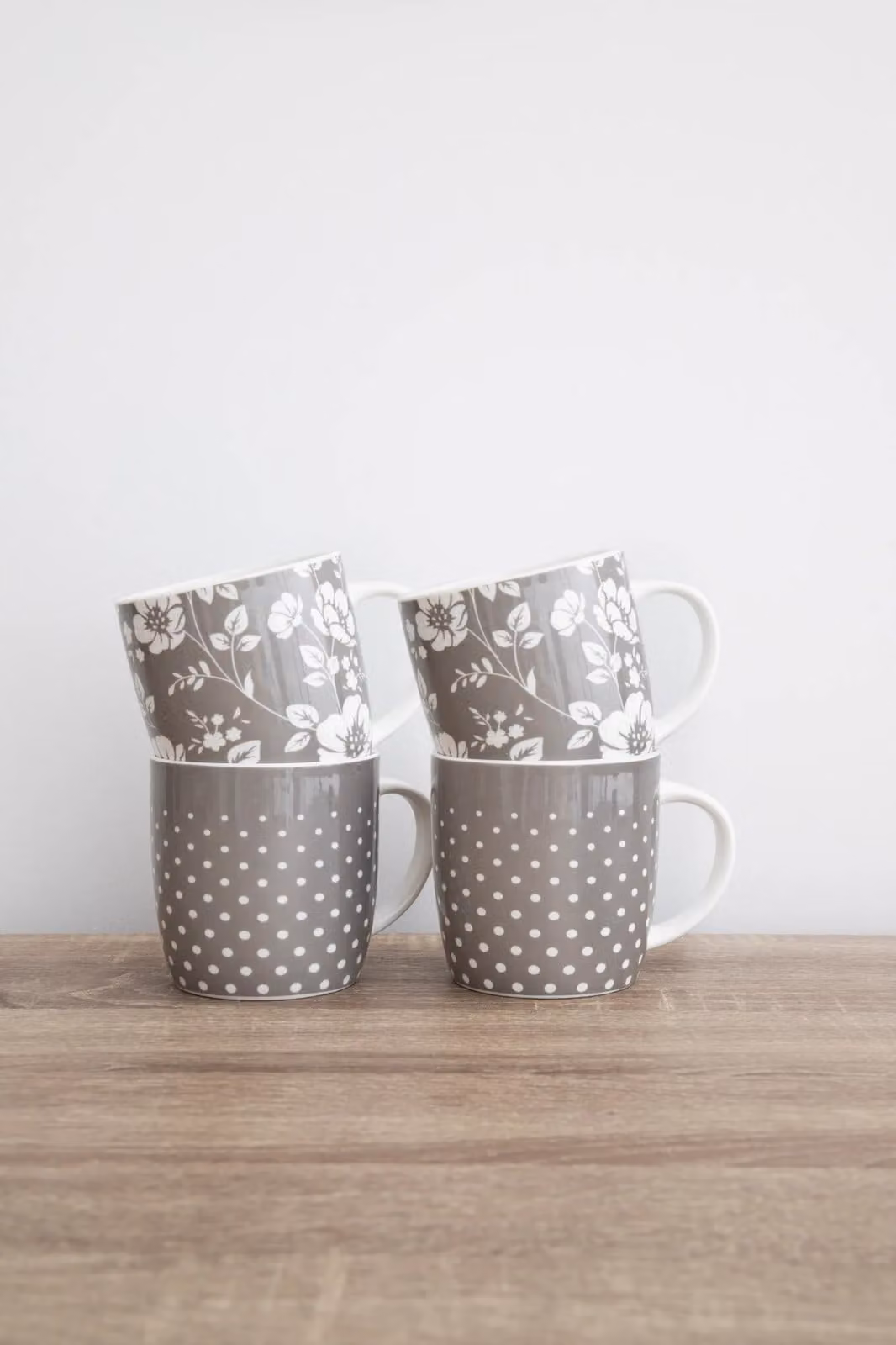 KitchenCraft Set of 4 Grey Floral Ceramic Mugs – 2