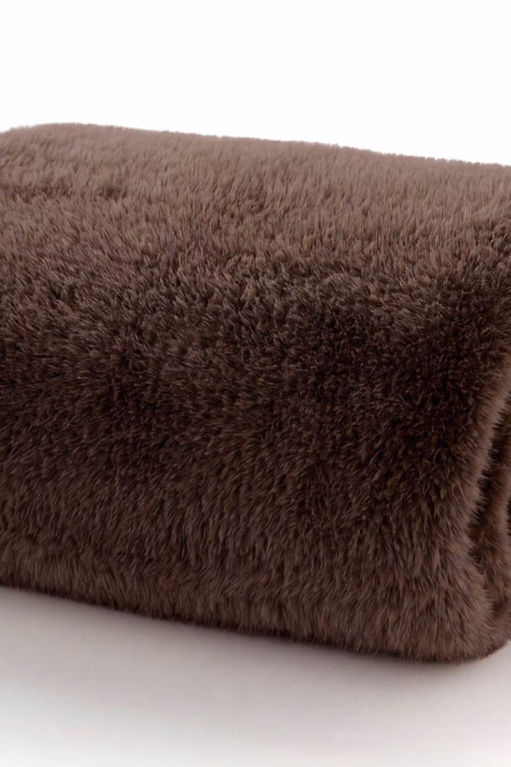 The Lyndon Company Ashford Supersoft Faux Fur Luxury Throw in Brown, W: 130 cm, L: 180 cm – 2