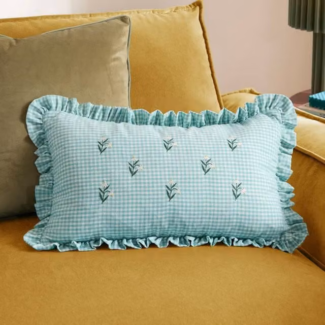 furn Les Petite Fleurs Green Gingham 100% Cotton Ruffle Cushion W/D/H: 50 x 30 x 30 cm – 1