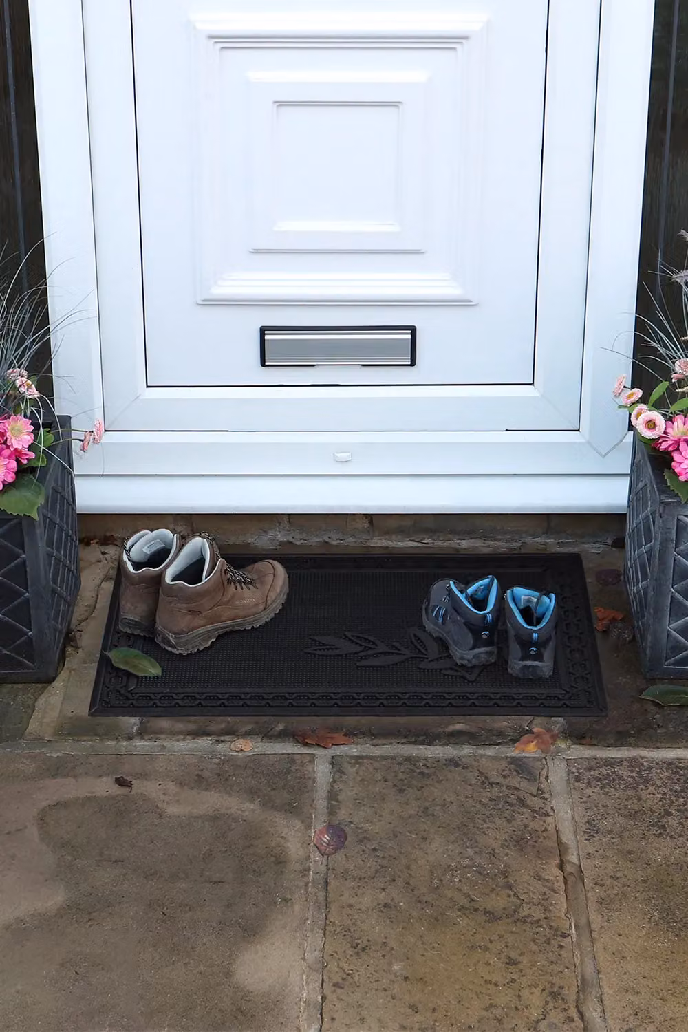 JVL Black Rubber Pin Foliage Scraper Doormat, W: 45 cm, L: 75 cm – 6