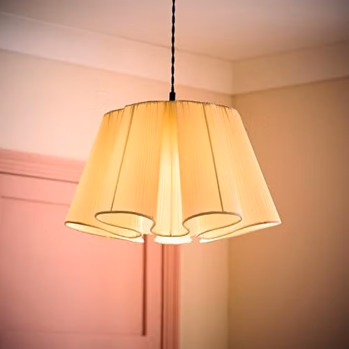 ValueLights Jemima Natural Pleated Scalloped Easy Fit Fabric Lamp Shade in White – 2