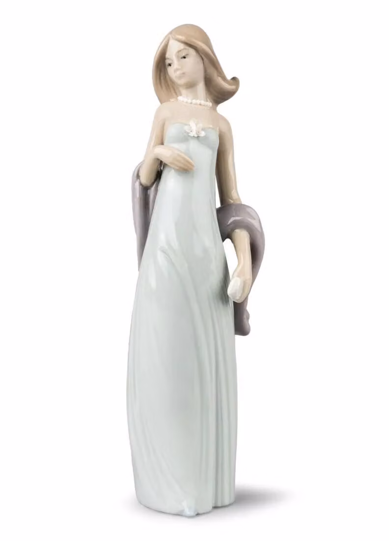 Lladró Ingenue Woman Porcelain Figurine in White