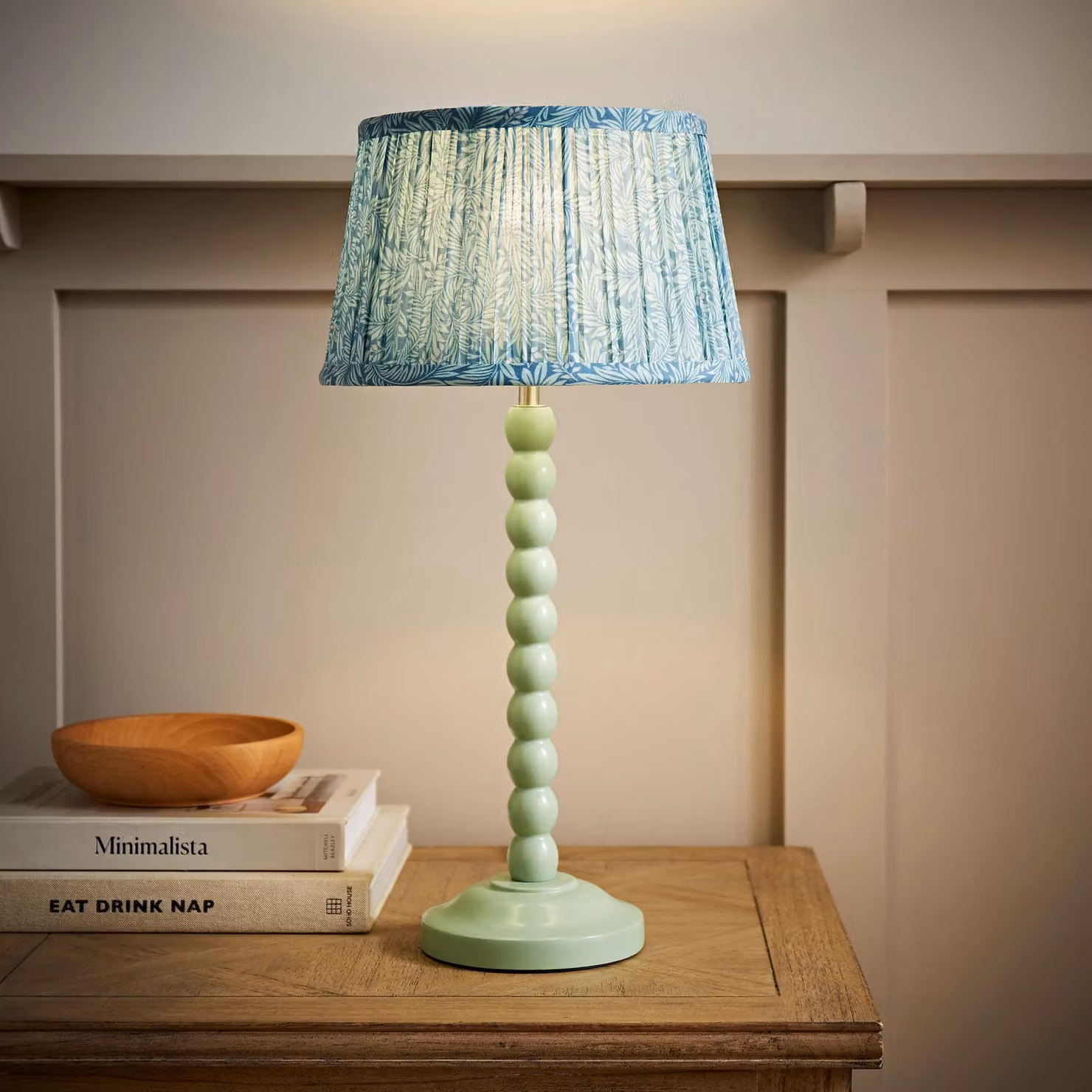 ValueLights Bobbin Bobble Table Lamp with Leaf Pleated Tapered Shade and Bulb in Green – 1