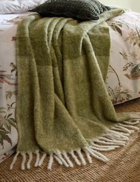 Laura Ashley Bronwen Tassled Woven Throw in Green Mix with Wool and Polyacrylic Blend