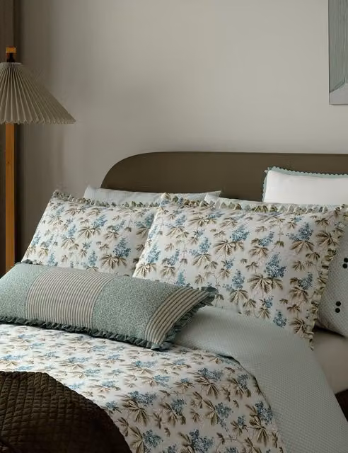 Bedeck of Belfast Clarence Reversible Floral Cotton Percale Bedding Set, Green Mix, W: 140 cm, L: 200 cm