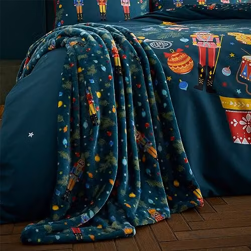 Catherine Lansfield Christmas Nutcracker Fleece Throw Blanket, Green, W/D/H: 130 x 170 cm – 1