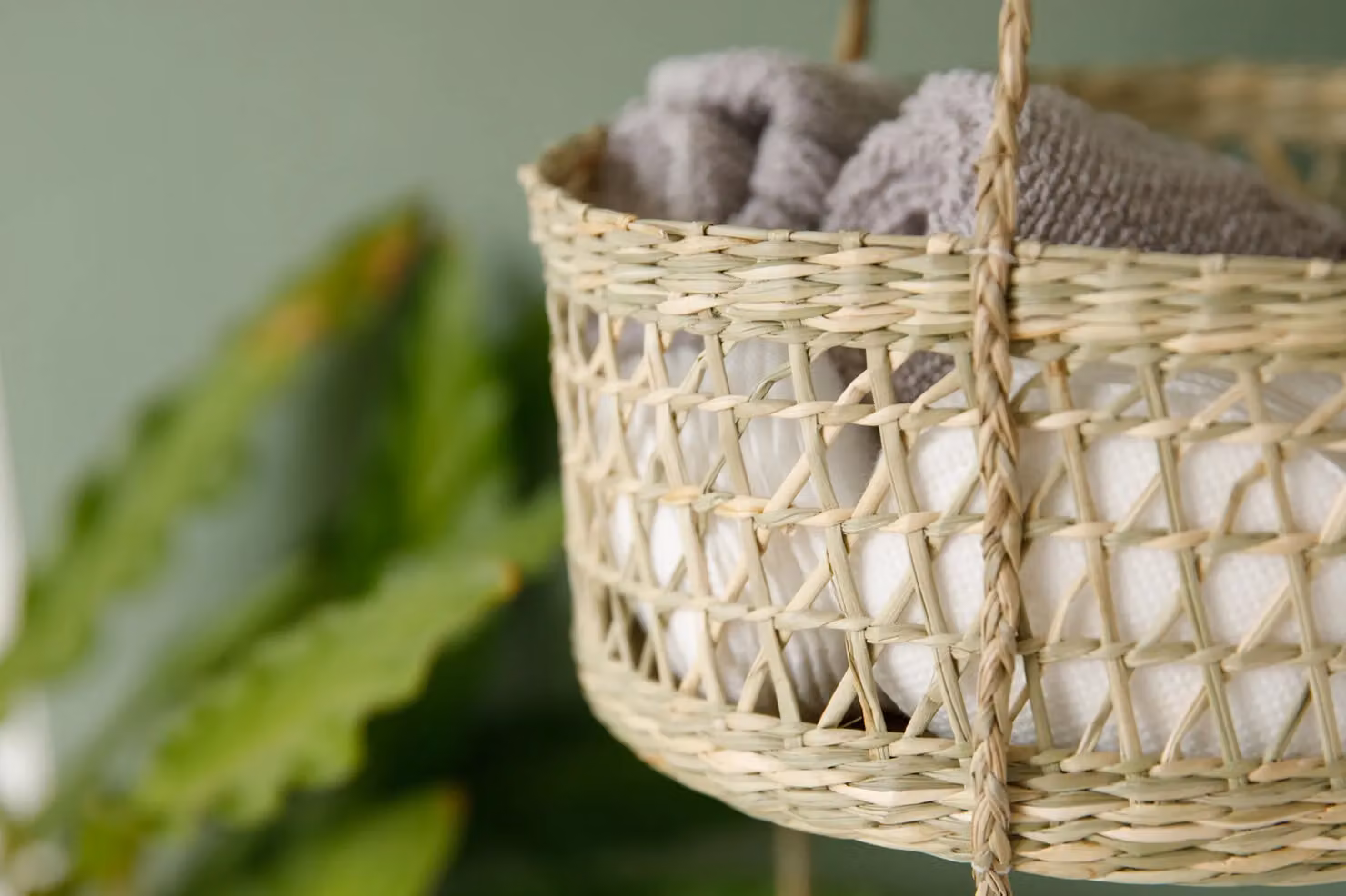 KitchenCraft Natural Elements Two-Tier Rattan Hanging Planter in Beige and Brown – 6